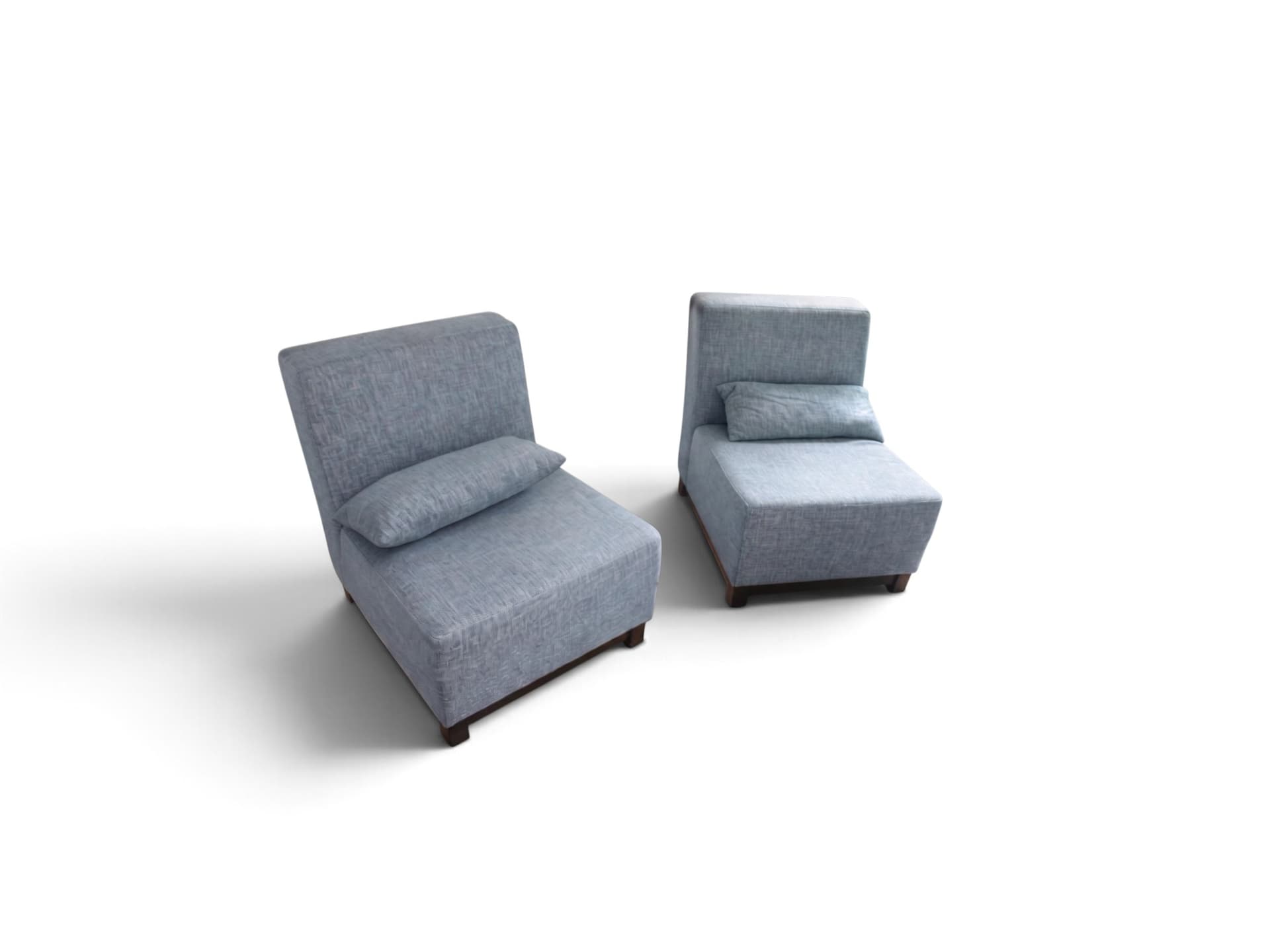 Luxe fauteuils in lichtblauwe stof 