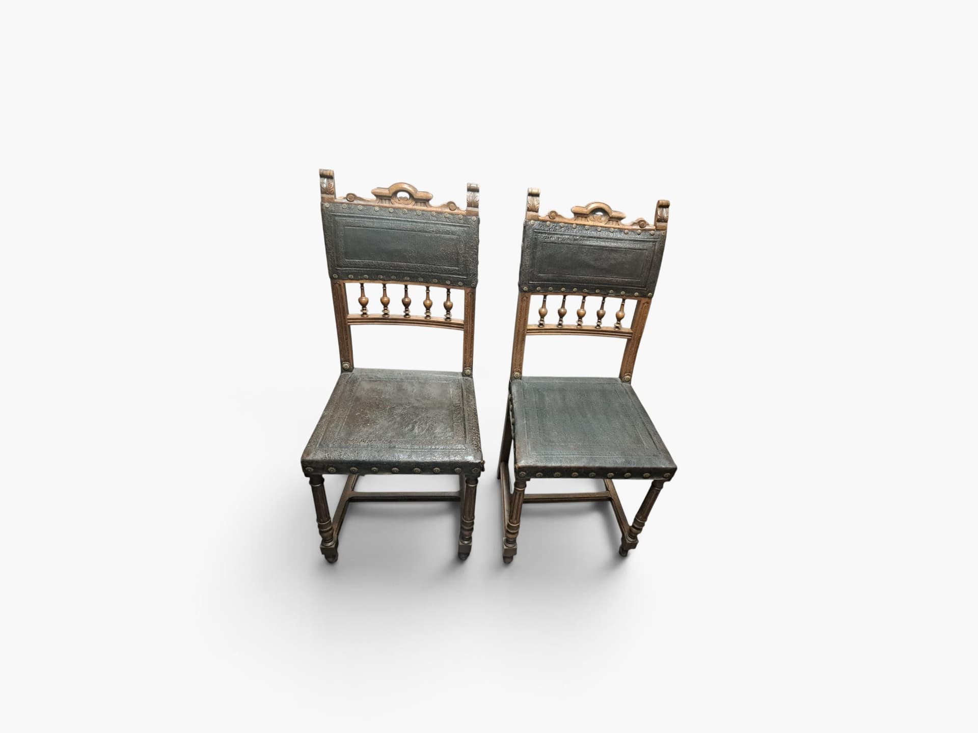 Set van 2 Antieke Neorenaissance Eikenhouten Stoelen met Leren Bekleding