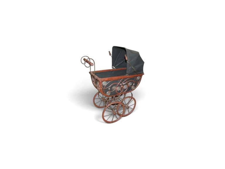 Vintage poppenwagen, retro poppenbuggy, antieke poppenwagen, gotische poppenwagen, handgemaakte poppenwagen