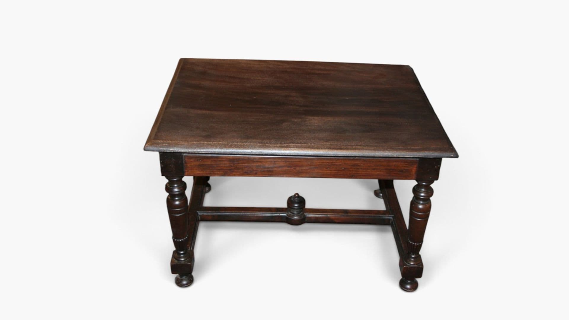 Stijlvolle vintage vierkante bijzettafel/wijntafel :70cm B x 55cm D x 45cm H..