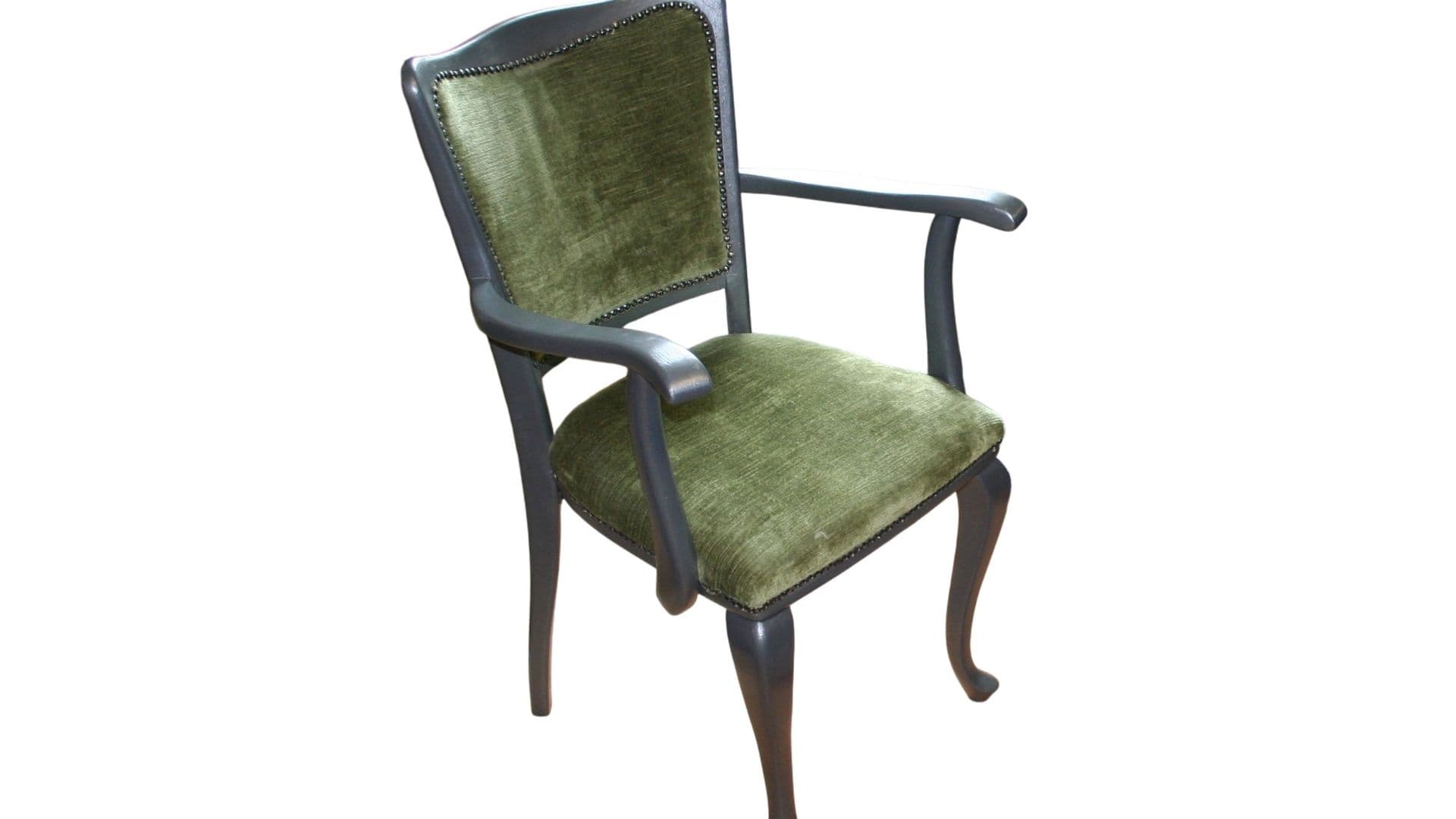 Vintage houten stoel, groen velours met elegante zilveren afwerking.